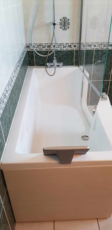 Baignoire sur mesure avec porte - Rénove Douches